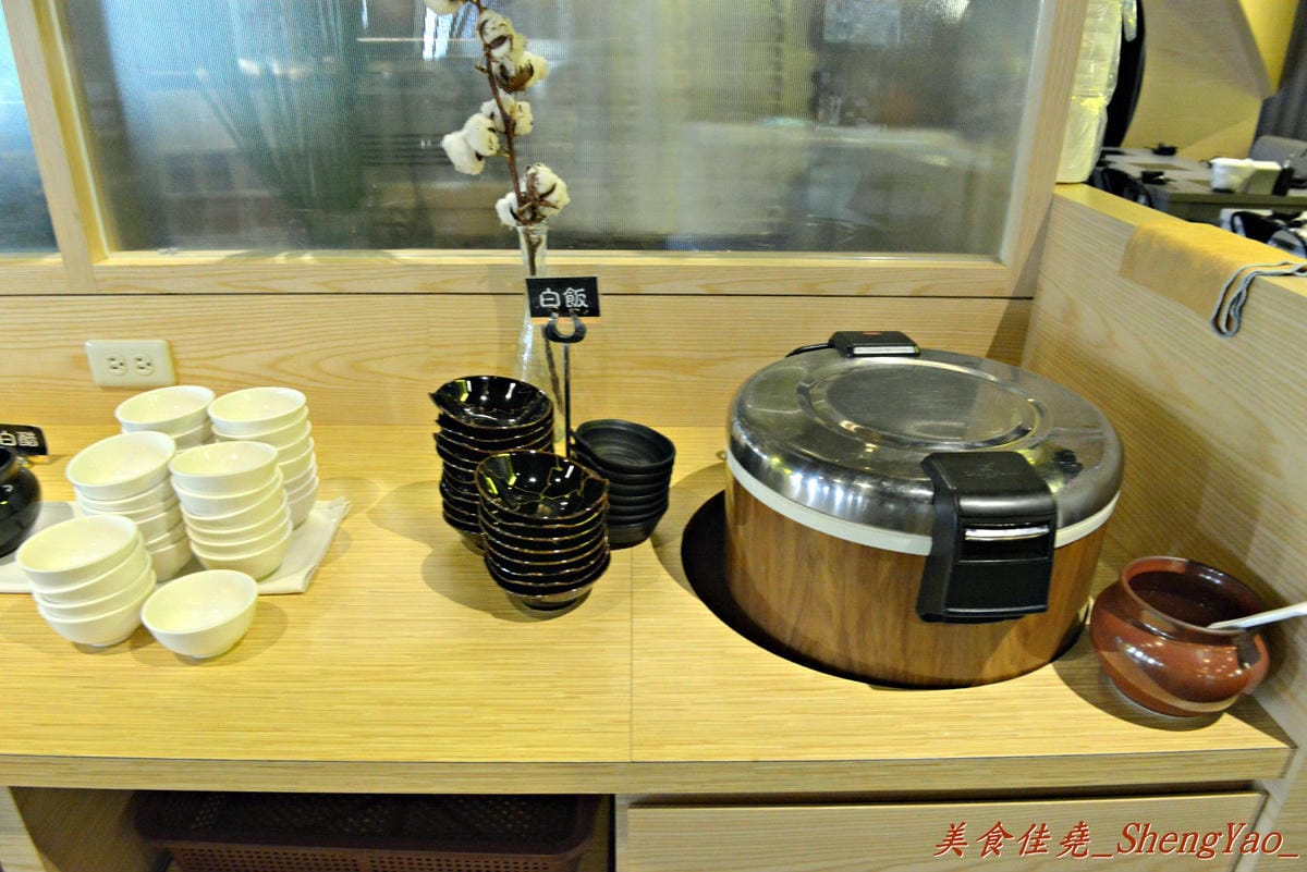 [台中豐原]湯駅火鍋吃到飽 – 百貨公司內,不到400元的價格,新鮮食材讓你吃到飽。(已歇業)