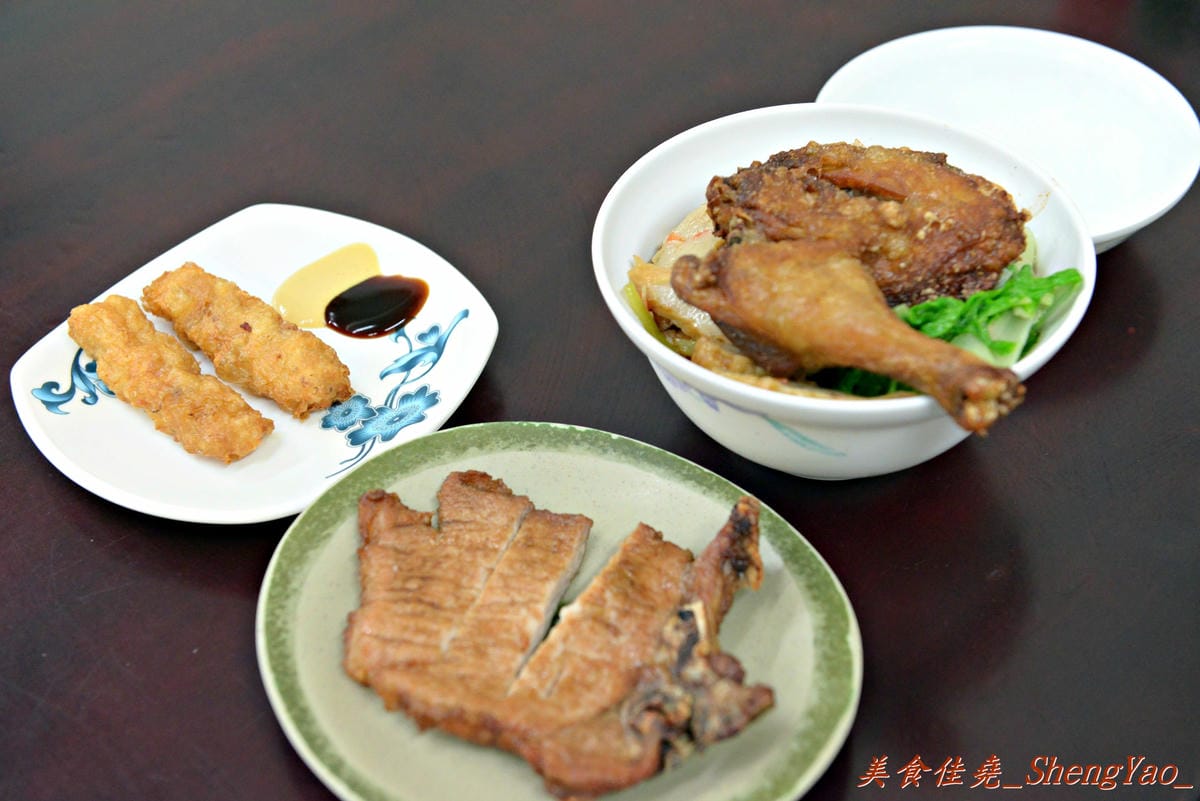 [台中西屯]皇家豪蝦捲魚丸店 – 在台中終於吃到了”金仙魚丸店”那樣的神級魯肉飯。