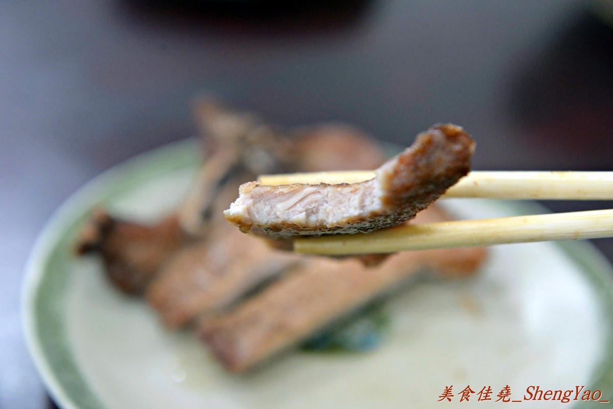 [台中西屯]皇家豪蝦捲魚丸店 – 在台中終於吃到了”金仙魚丸店”那樣的神級魯肉飯。