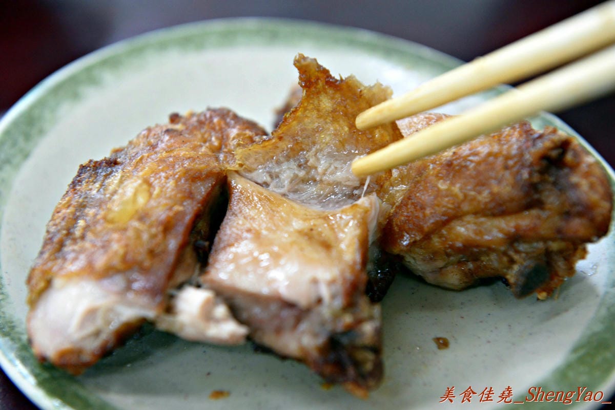 [台中西屯]皇家豪蝦捲魚丸店 – 在台中終於吃到了”金仙魚丸店”那樣的神級魯肉飯。