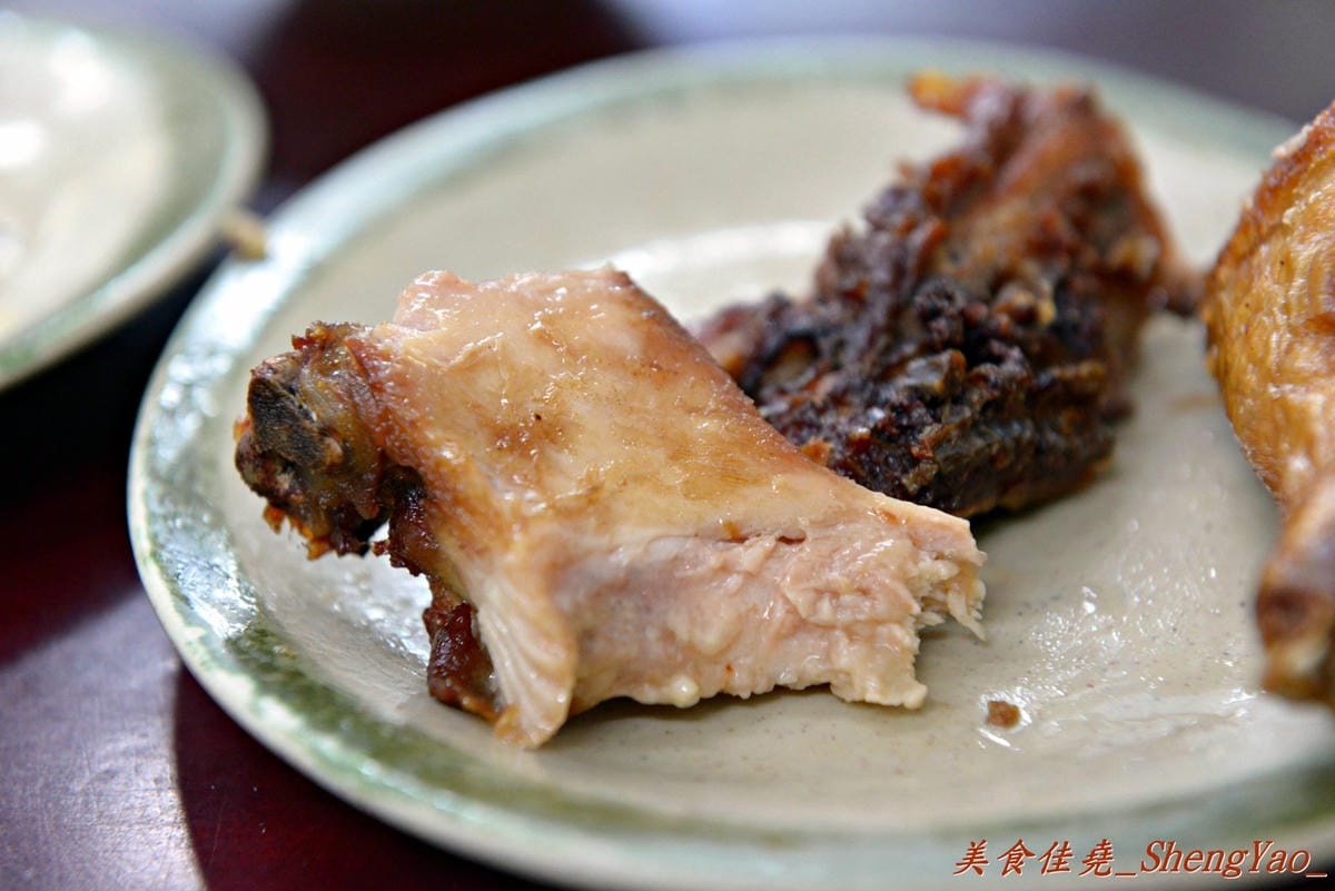 [台中西屯]皇家豪蝦捲魚丸店 – 在台中終於吃到了”金仙魚丸店”那樣的神級魯肉飯。