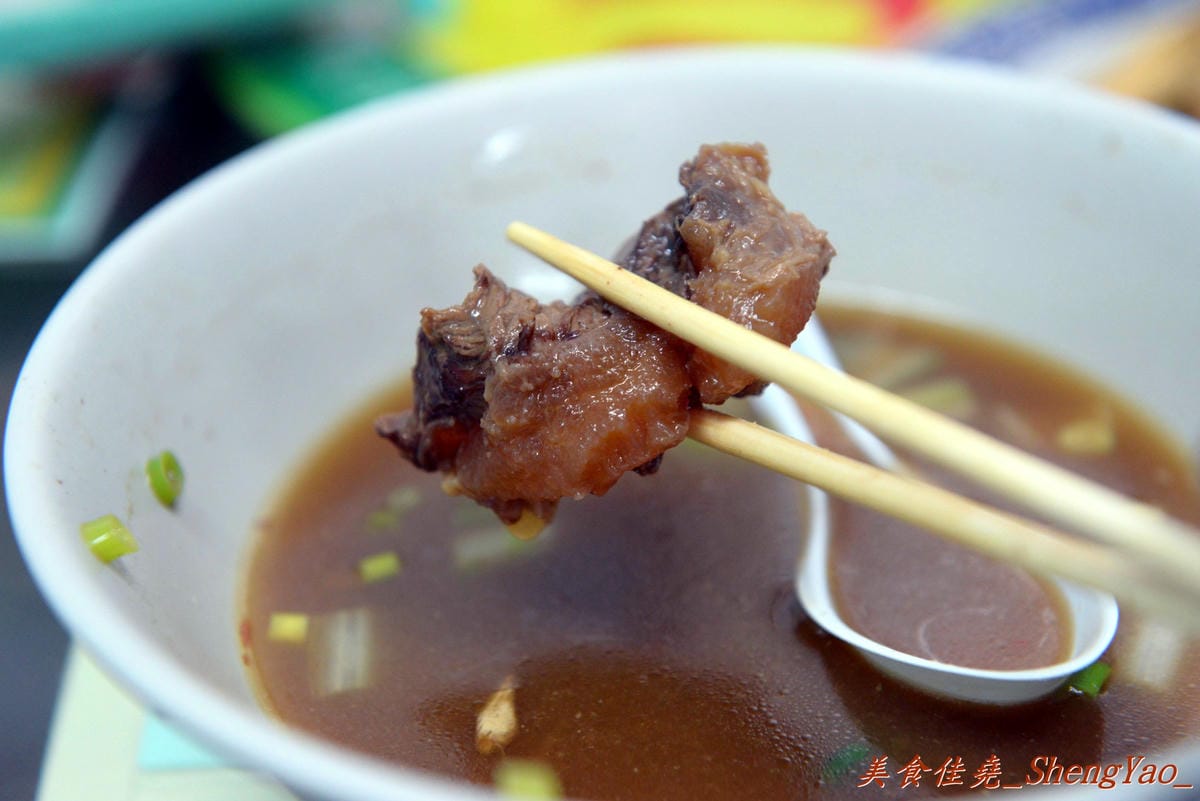[台中清水]欣海濱牛肉麵 – 網路上據說用餐時段座無虛席的牛肉麵店。