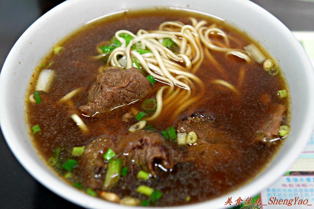 [台中清水]欣海濱牛肉麵 – 網路上據說用餐時段座無虛席的牛肉麵店。