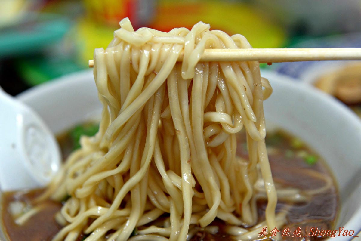 [台中清水]欣海濱牛肉麵 – 網路上據說用餐時段座無虛席的牛肉麵店。