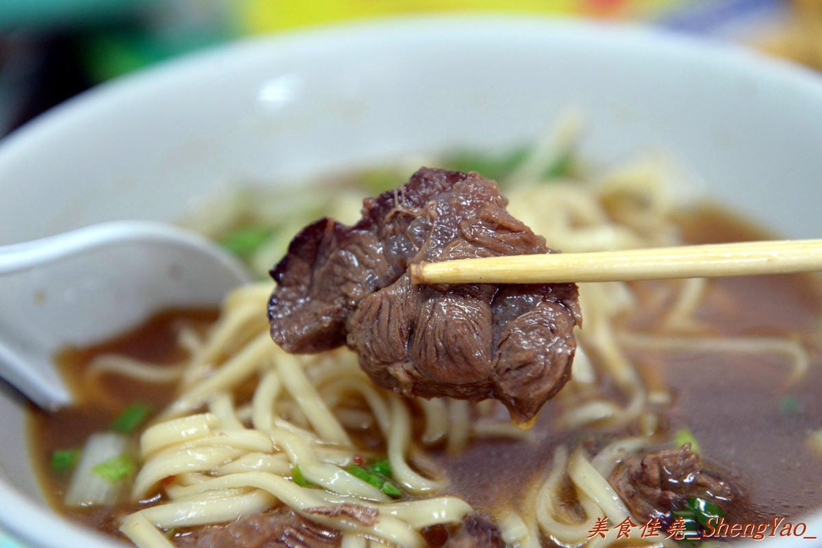 [台中清水]欣海濱牛肉麵 – 網路上據說用餐時段座無虛席的牛肉麵店。