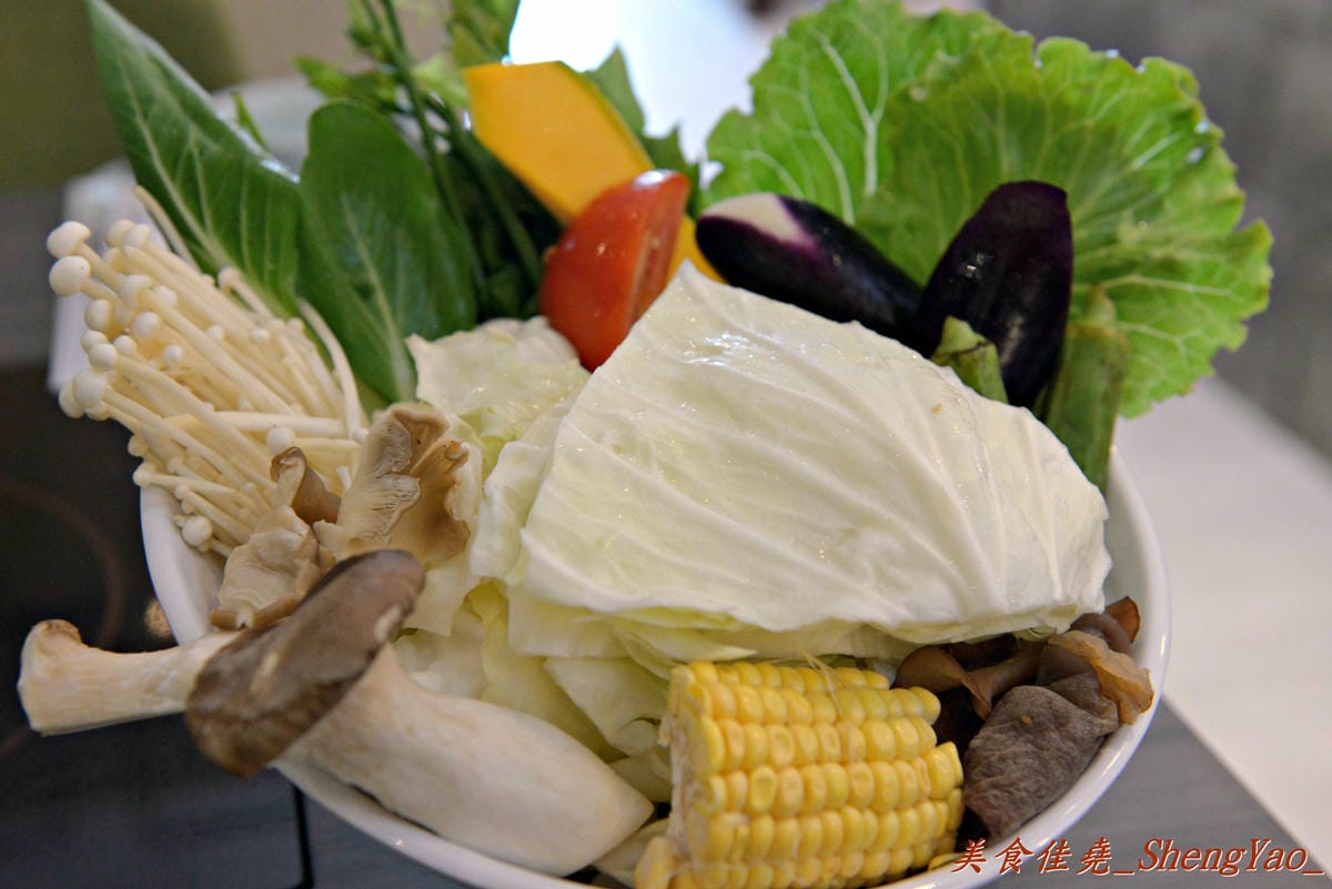 [台中北區]藍象廷 泰式火鍋 台中中友店 – 中友百貨新開幕的中低價位的火鍋吃到飽,9/1-9/8開幕期間午/晚餐前20名享5折優惠、消費滿額還有禮物。
