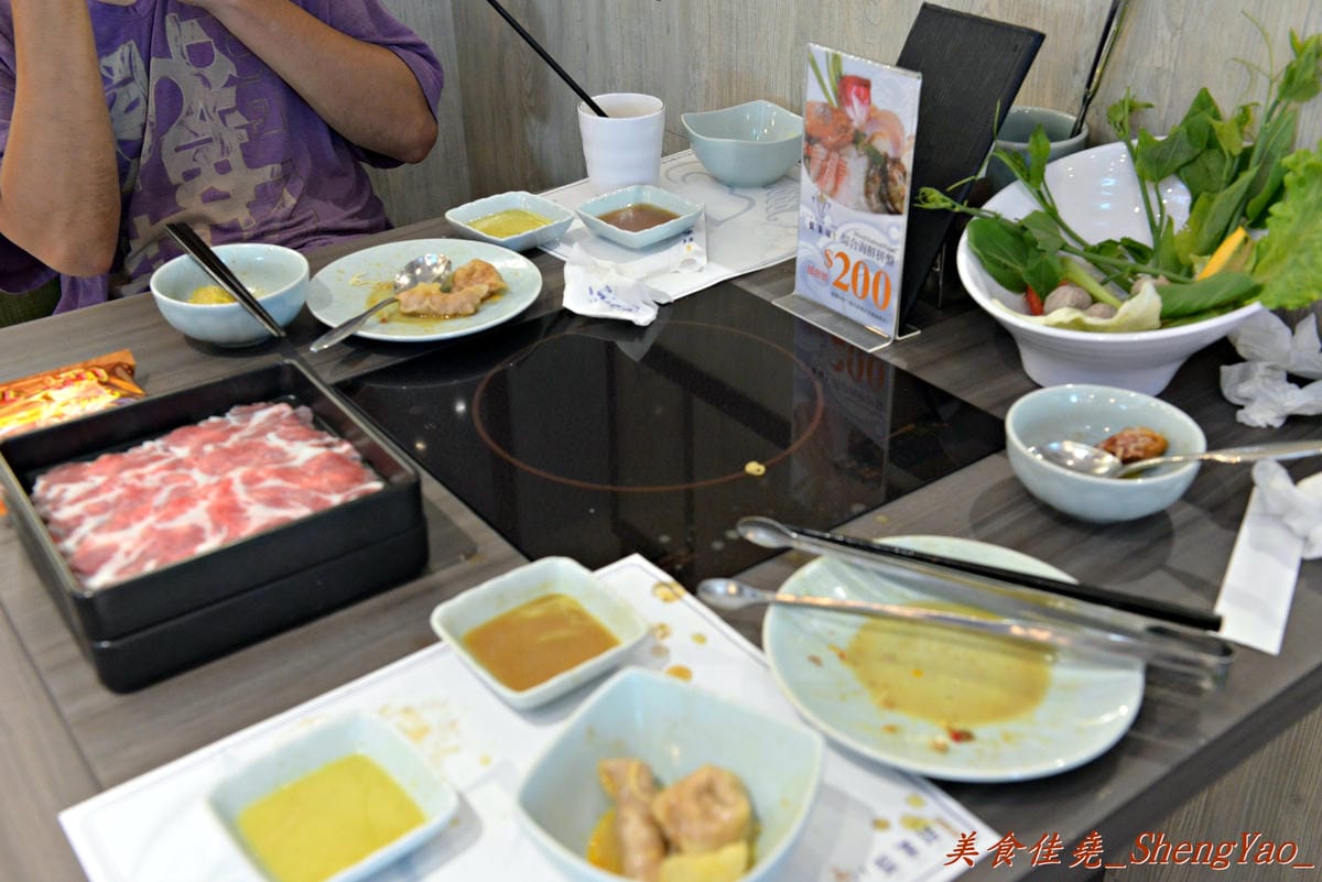 [台中北區]藍象廷 泰式火鍋 台中中友店 – 中友百貨新開幕的中低價位的火鍋吃到飽,9/1-9/8開幕期間午/晚餐前20名享5折優惠、消費滿額還有禮物。