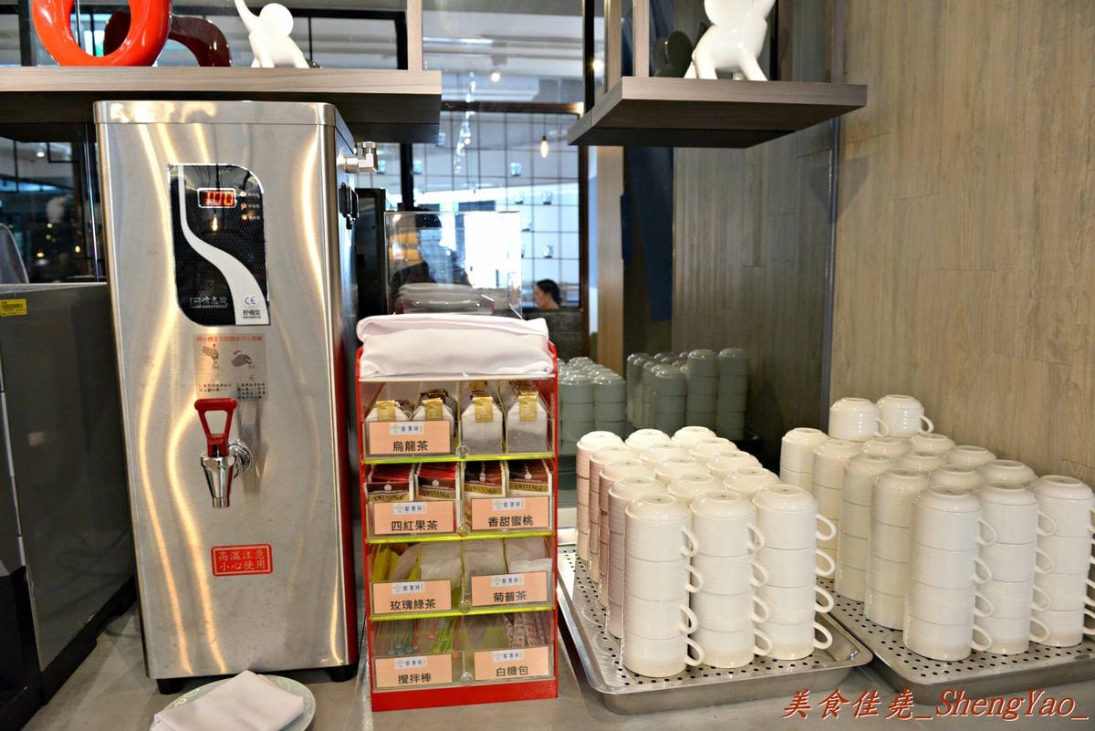 [台中北區]藍象廷 泰式火鍋 台中中友店 – 中友百貨新開幕的中低價位的火鍋吃到飽,9/1-9/8開幕期間午/晚餐前20名享5折優惠、消費滿額還有禮物。