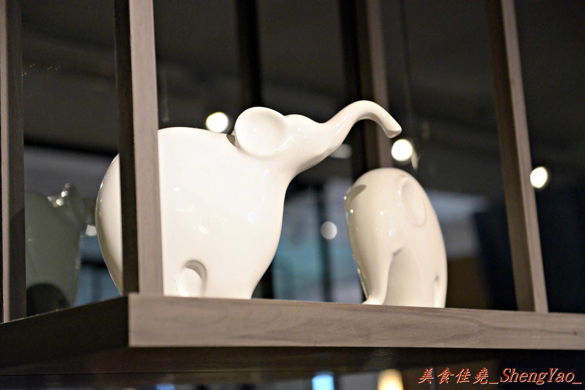 [台中北區]藍象廷 泰式火鍋 台中中友店 – 中友百貨新開幕的中低價位的火鍋吃到飽,9/1-9/8開幕期間午/晚餐前20名享5折優惠、消費滿額還有禮物。