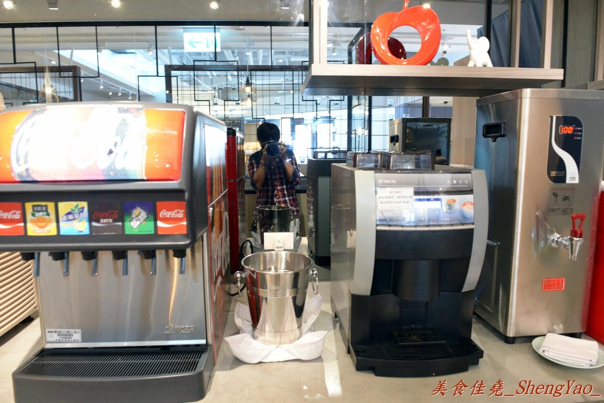 [台中北區]藍象廷 泰式火鍋 台中中友店 – 中友百貨新開幕的中低價位的火鍋吃到飽,9/1-9/8開幕期間午/晚餐前20名享5折優惠、消費滿額還有禮物。