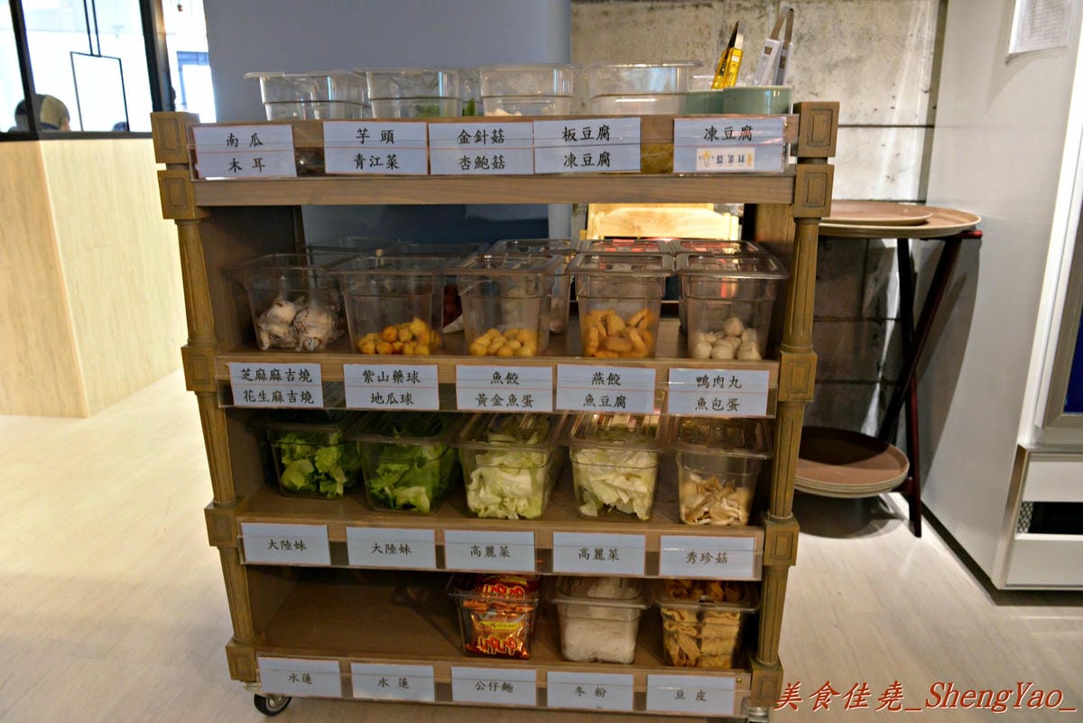 [台中北區]藍象廷 泰式火鍋 台中中友店 – 中友百貨新開幕的中低價位的火鍋吃到飽,9/1-9/8開幕期間午/晚餐前20名享5折優惠、消費滿額還有禮物。