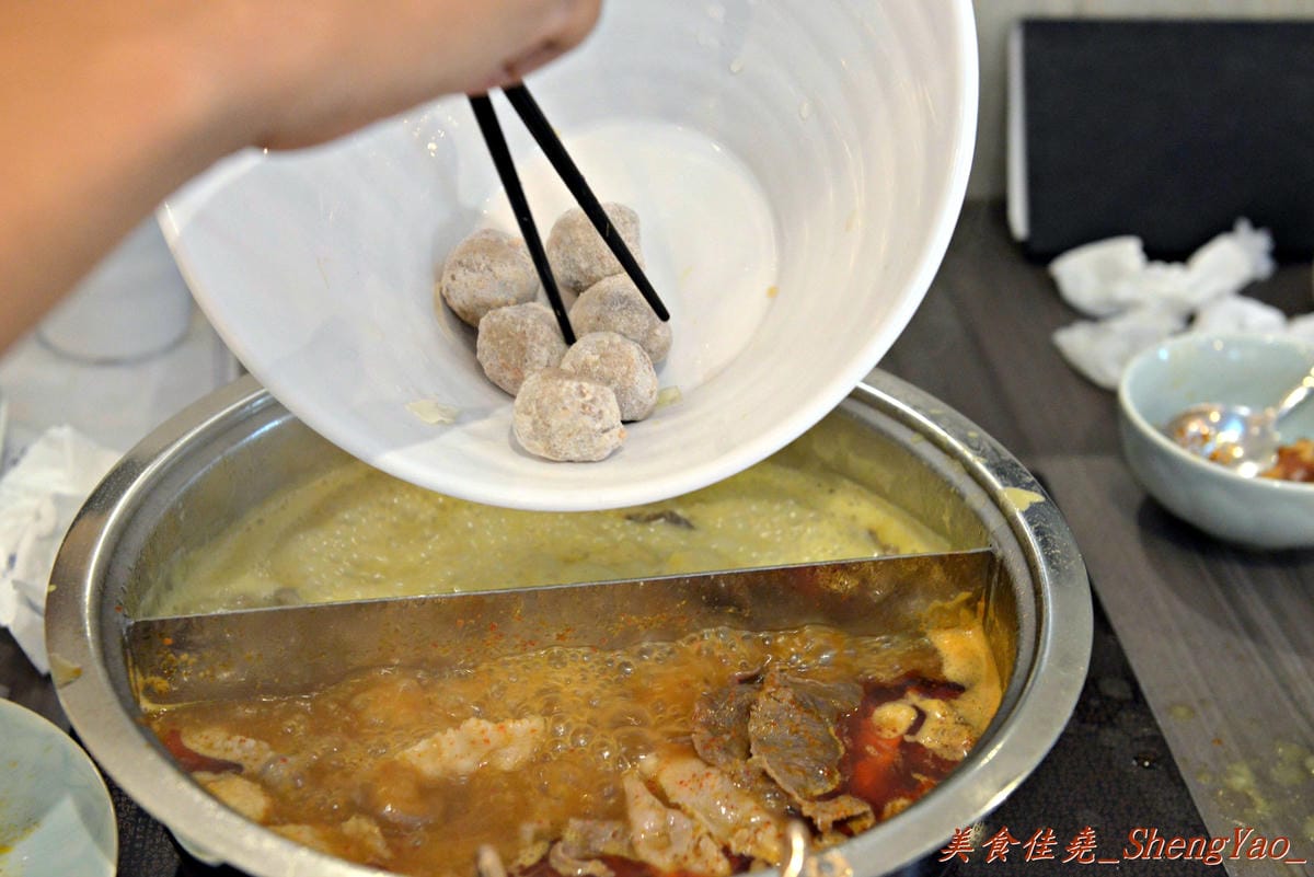 [台中北區]藍象廷 泰式火鍋 台中中友店 – 中友百貨新開幕的中低價位的火鍋吃到飽,9/1-9/8開幕期間午/晚餐前20名享5折優惠、消費滿額還有禮物。