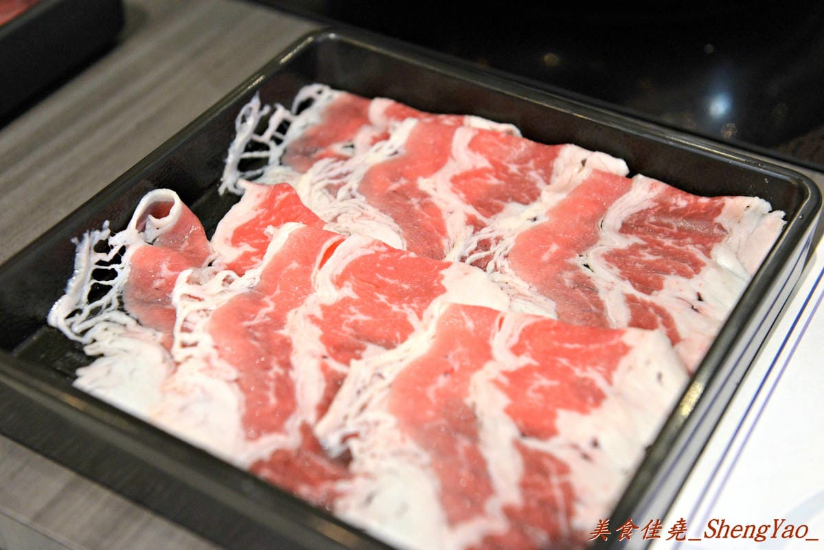 [台中北區]藍象廷 泰式火鍋 台中中友店 – 中友百貨新開幕的中低價位的火鍋吃到飽,9/1-9/8開幕期間午/晚餐前20名享5折優惠、消費滿額還有禮物。