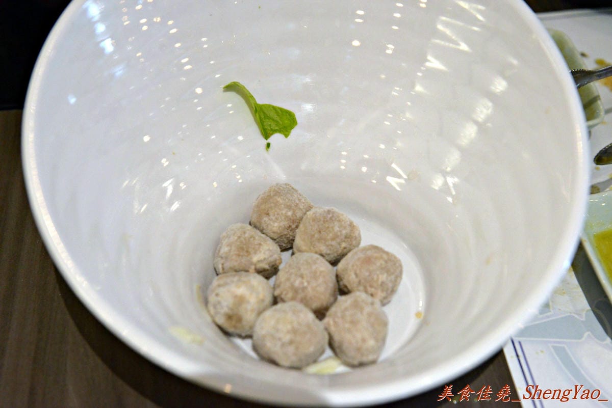 [台中北區]藍象廷 泰式火鍋 台中中友店 – 中友百貨新開幕的中低價位的火鍋吃到飽,9/1-9/8開幕期間午/晚餐前20名享5折優惠、消費滿額還有禮物。