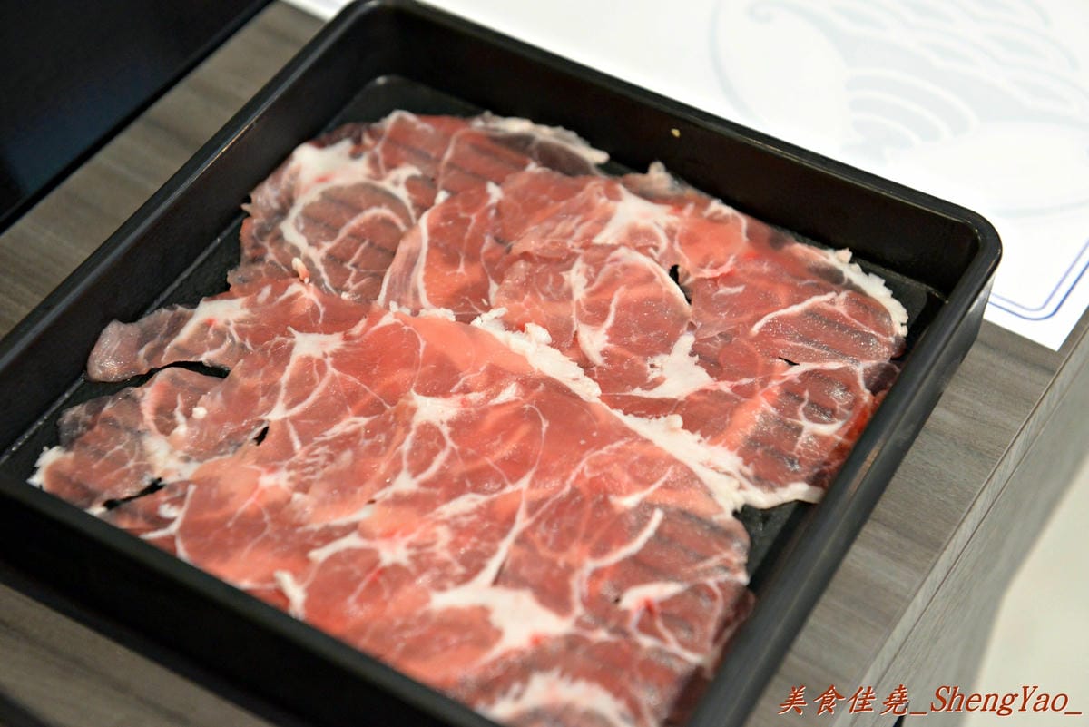 [台中北區]藍象廷 泰式火鍋 台中中友店 – 中友百貨新開幕的中低價位的火鍋吃到飽,9/1-9/8開幕期間午/晚餐前20名享5折優惠、消費滿額還有禮物。