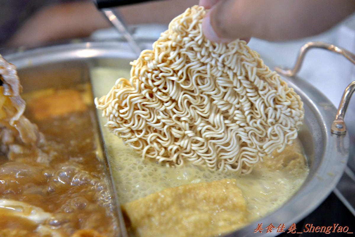 [台中北區]藍象廷 泰式火鍋 台中中友店 – 中友百貨新開幕的中低價位的火鍋吃到飽,9/1-9/8開幕期間午/晚餐前20名享5折優惠、消費滿額還有禮物。