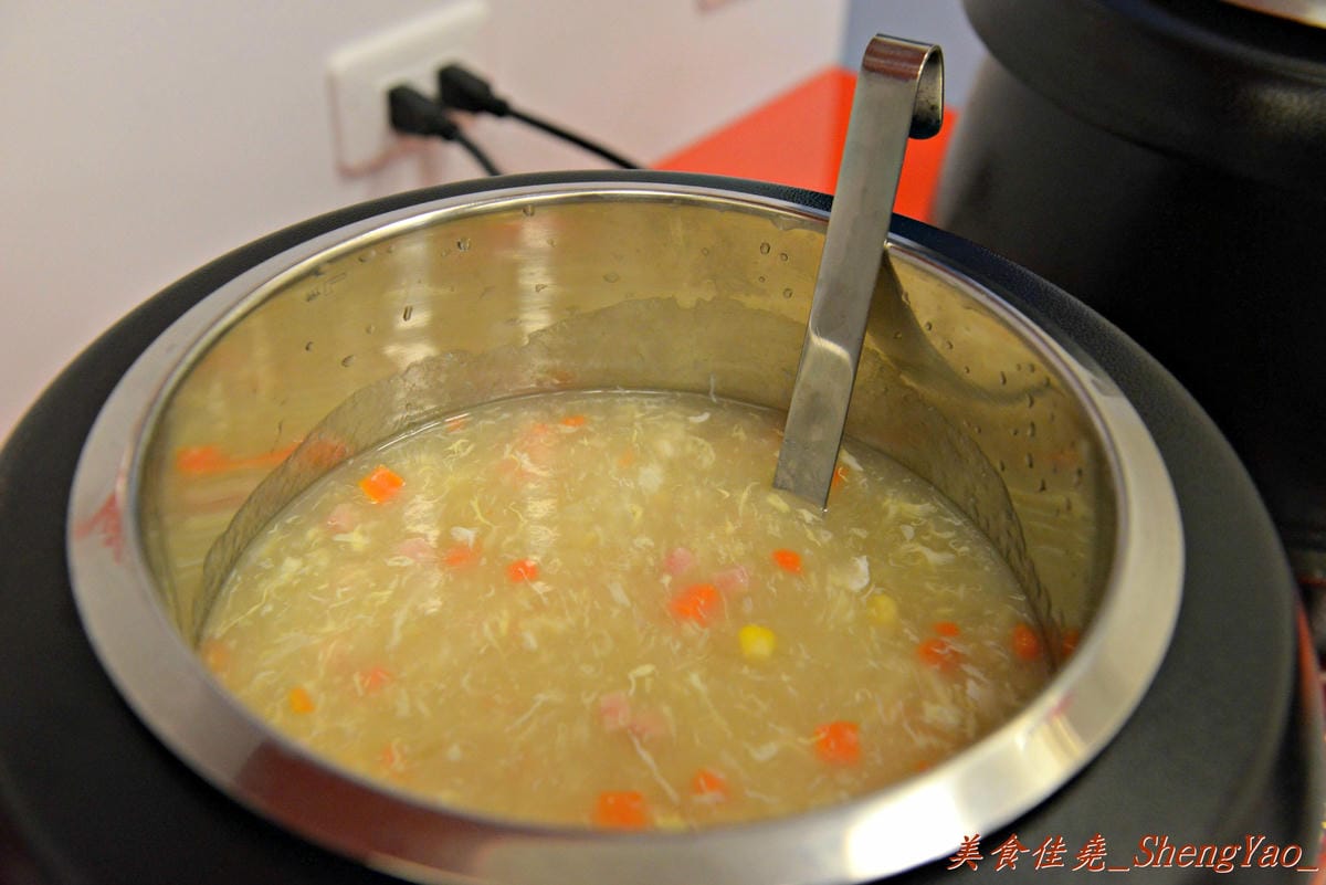 [台中沙鹿]來客 平價牛排 靜宜店 – 平價牛排店,表現不俗,鐵板麵和冰沙好好吃。