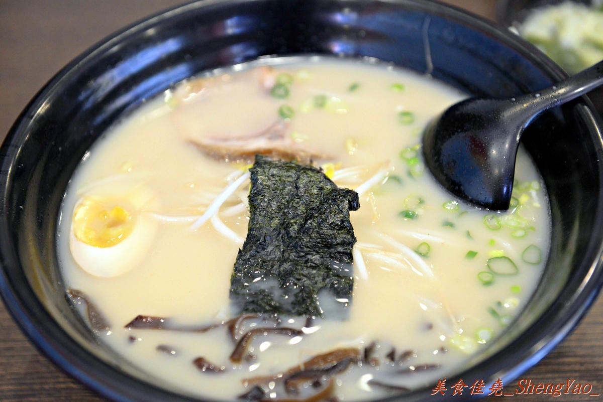 [台中西區]旭日亭拉麵 – 新開幕的百元平價拉麵店,湯頭夠味,炸豬排超推薦,平價拉麵又一新選擇。(已改為東京屋台拉麵)
