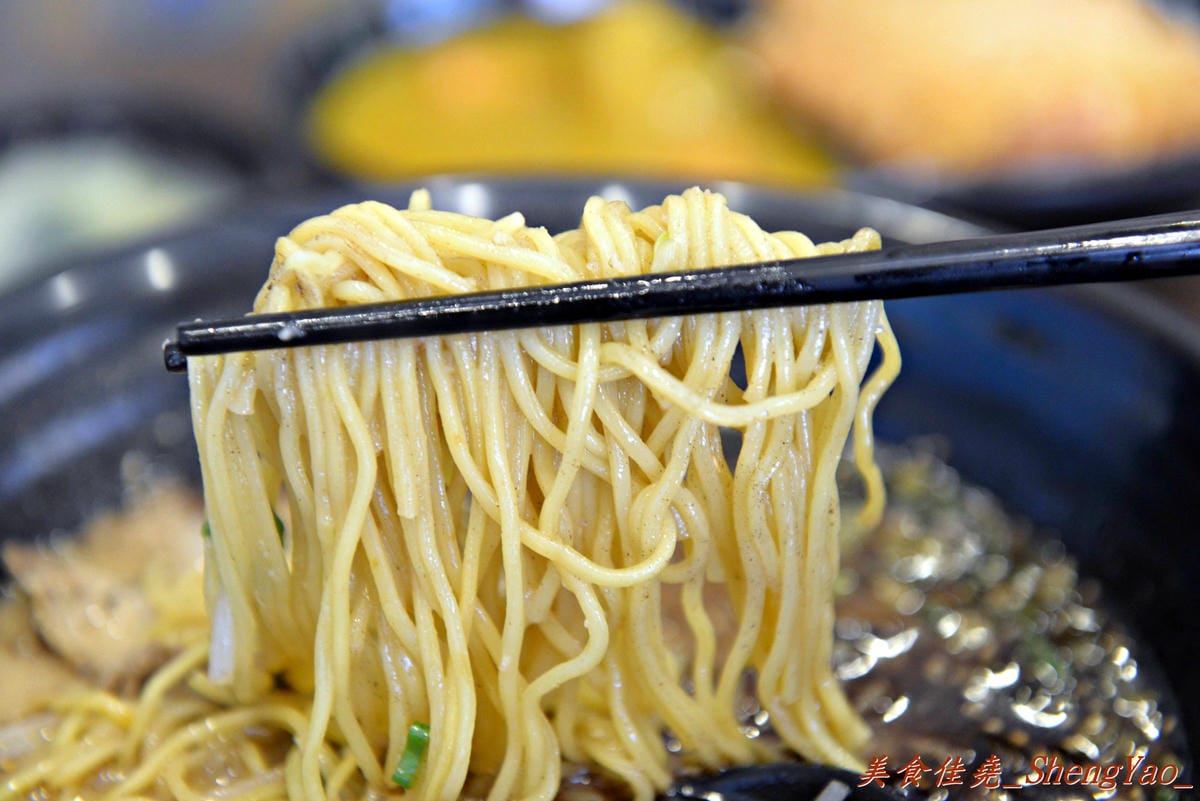 [台中西區]旭日亭拉麵 – 新開幕的百元平價拉麵店,湯頭夠味,炸豬排超推薦,平價拉麵又一新選擇。(已改為東京屋台拉麵)