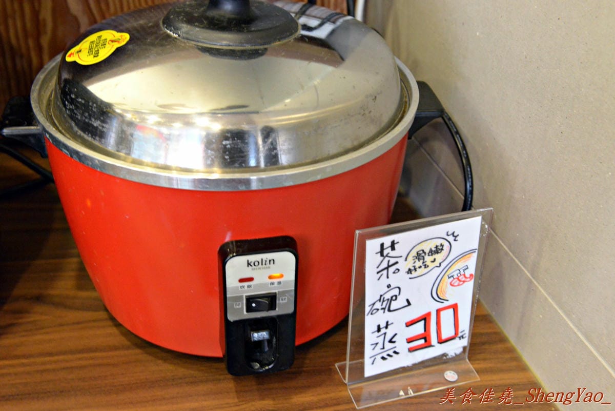 [台中西區]旭日亭拉麵 – 新開幕的百元平價拉麵店,湯頭夠味,炸豬排超推薦,平價拉麵又一新選擇。(已改為東京屋台拉麵)
