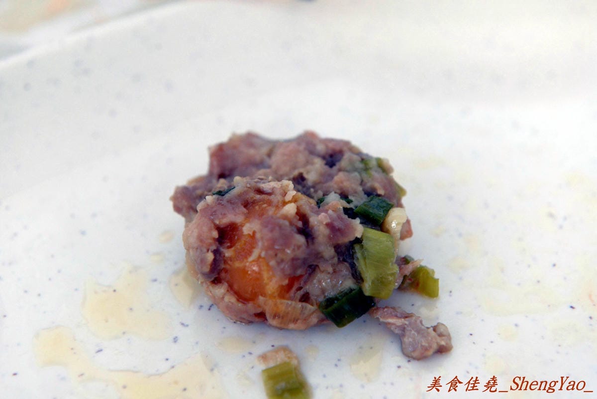 [台中沙鹿]班長手工鮮肉包N訪 – 10/8″食尚玩家”特別推薦的沙鹿美食,內餡實在、帶有肉湯的超人氣肉包。