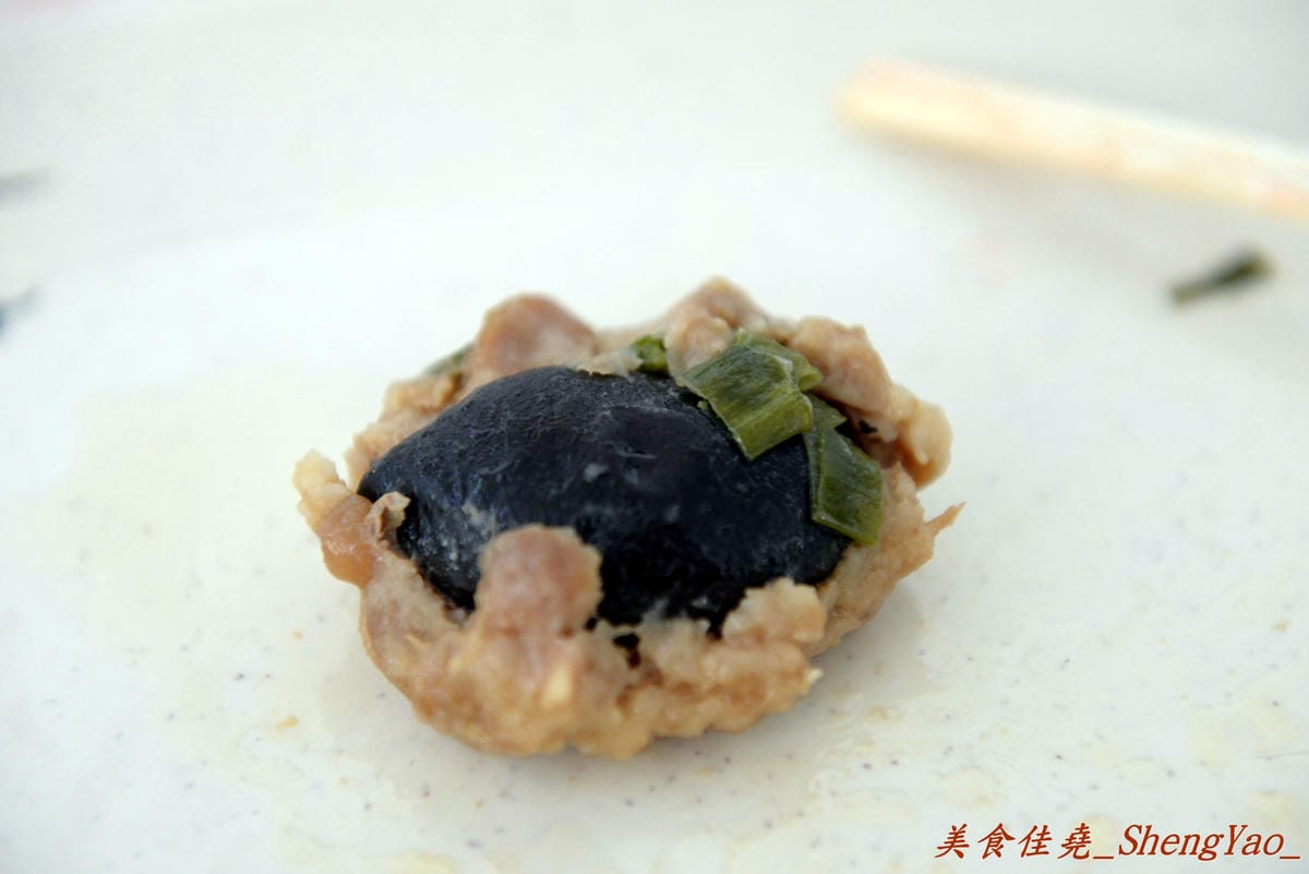 [台中沙鹿]班長手工鮮肉包N訪 – 10/8″食尚玩家”特別推薦的沙鹿美食,內餡實在、帶有肉湯的超人氣肉包。