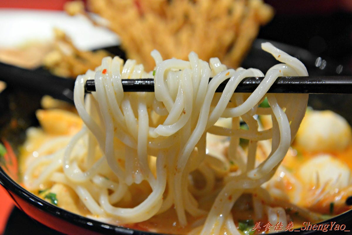 [台中西區]大心新泰式麵食 – 瓦城新品牌,世界名湯”Tom-Yam-Kung”帶來台灣麵食新風味。