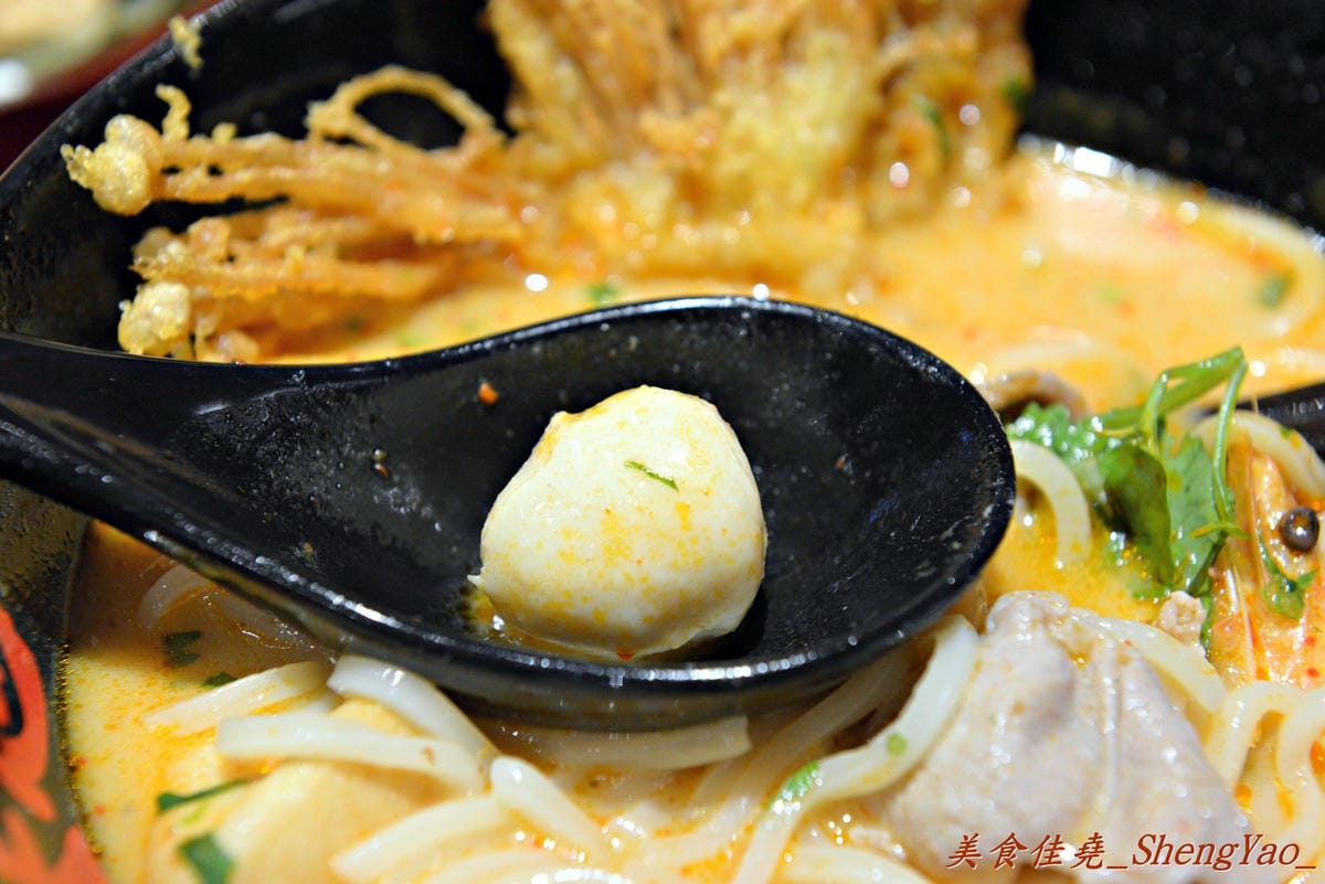 [台中西區]大心新泰式麵食 – 瓦城新品牌,世界名湯”Tom-Yam-Kung”帶來台灣麵食新風味。