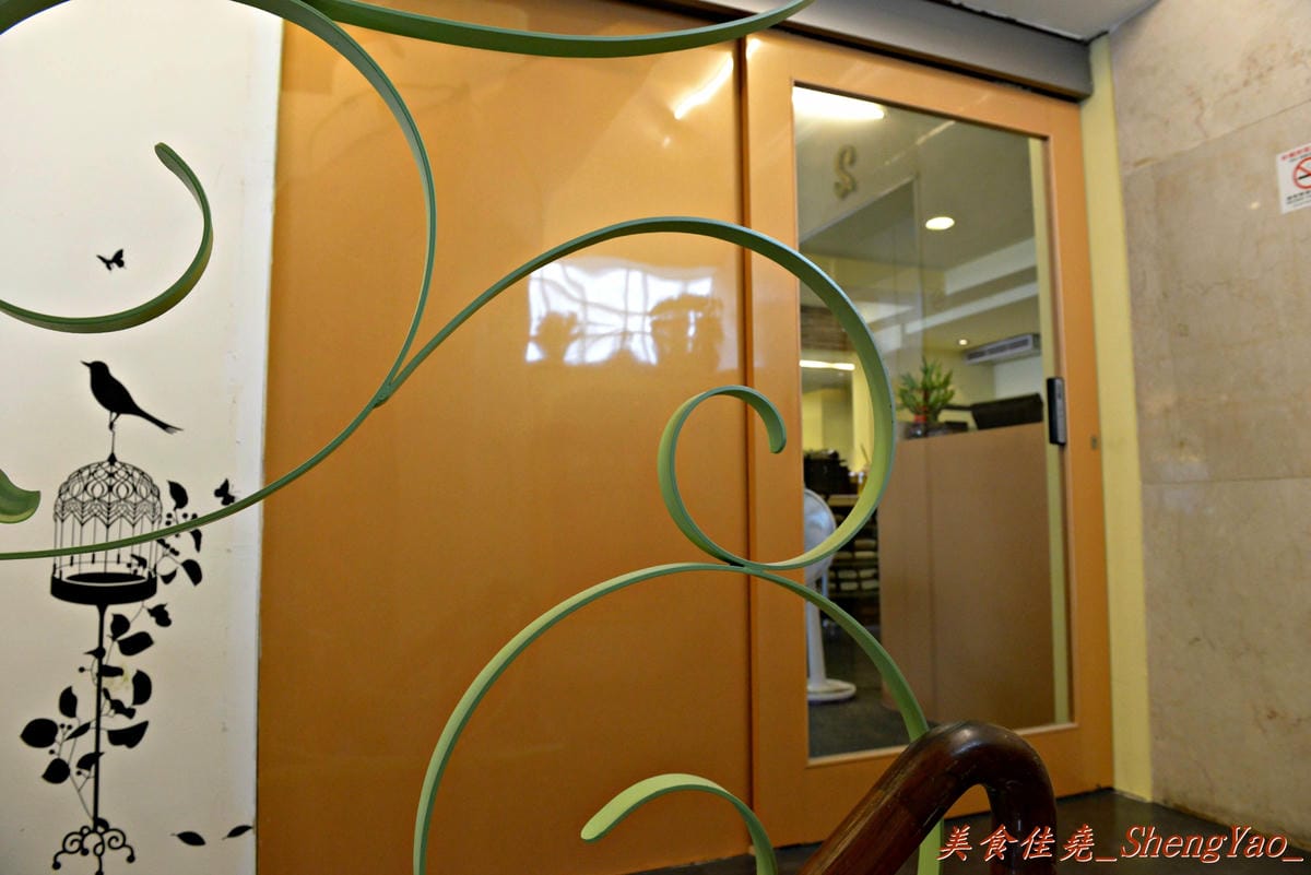 [台中西區]喜多方精緻概念鍋 – 公益路上新開幕的精緻鍋物餐廳,開幕慶原價320元低脂牛套餐特價180元(特價優惠已結束)。