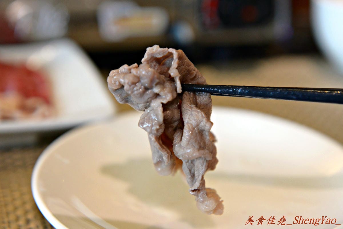 [台中西區]喜多方精緻概念鍋 – 公益路上新開幕的精緻鍋物餐廳,開幕慶原價320元低脂牛套餐特價180元(特價優惠已結束)。