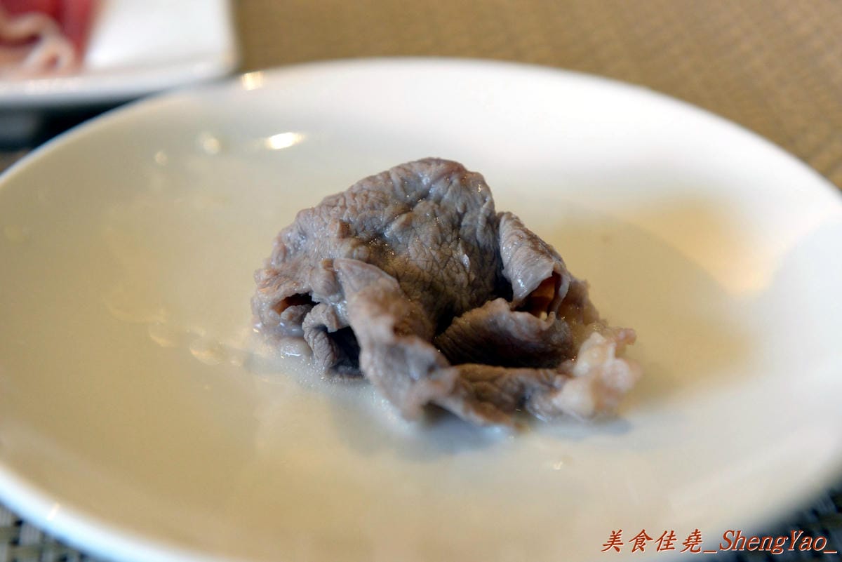 [台中西區]喜多方精緻概念鍋 – 公益路上新開幕的精緻鍋物餐廳,開幕慶原價320元低脂牛套餐特價180元(特價優惠已結束)。