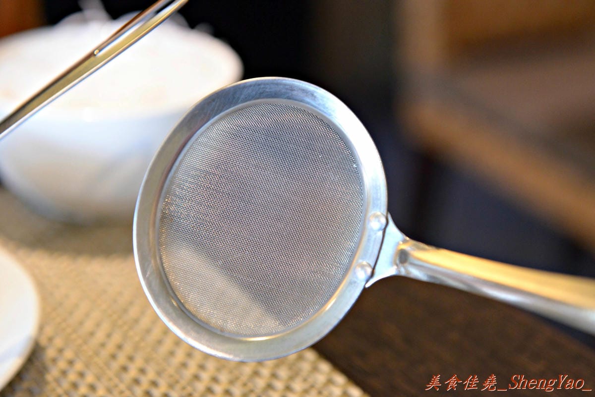 [台中西區]喜多方精緻概念鍋 – 公益路上新開幕的精緻鍋物餐廳,開幕慶原價320元低脂牛套餐特價180元(特價優惠已結束)。