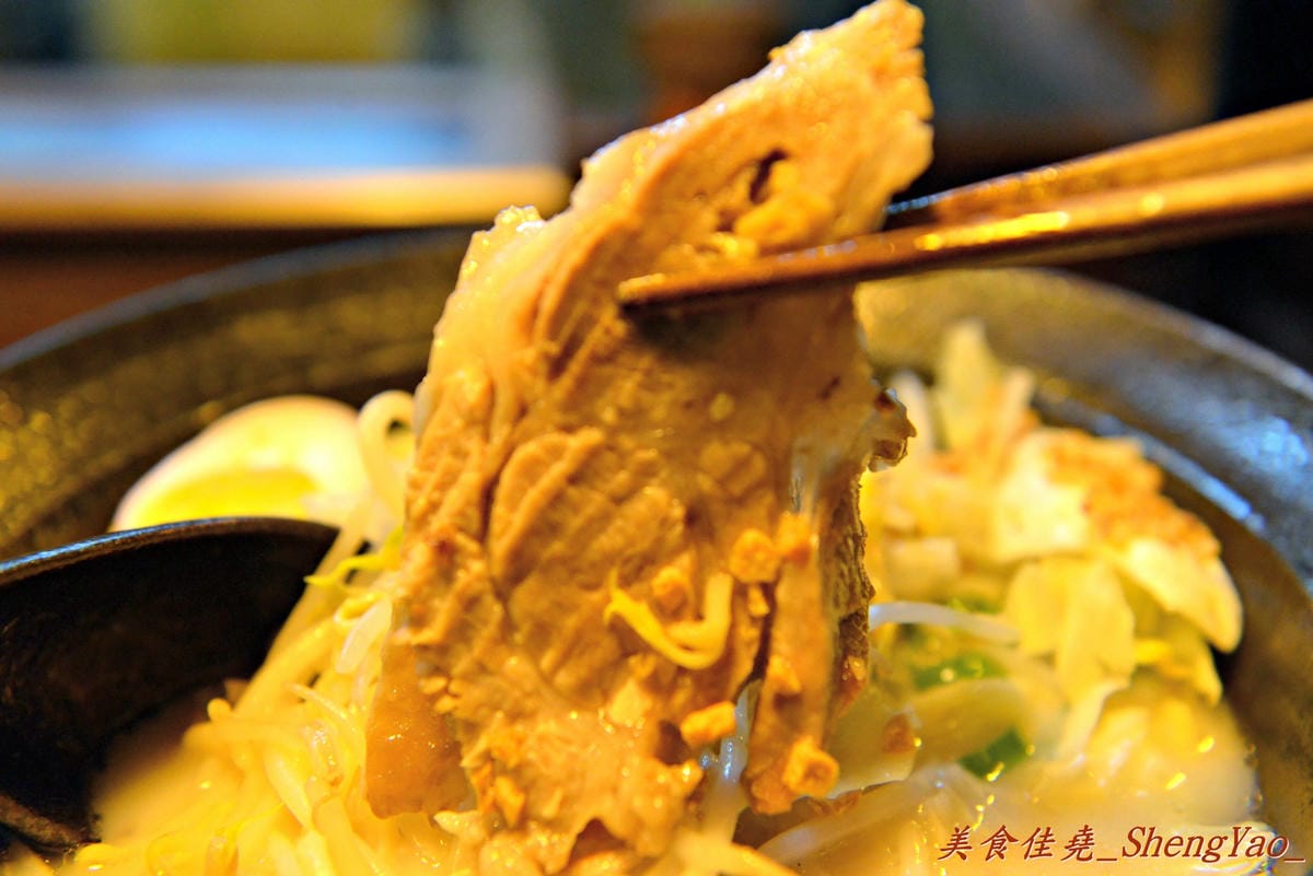 [台中北區]麵屋絆 – 日本師傅坐鎮的拉麵店,蔬菜份量多,推薦黑湯拉麵。(已歇業)