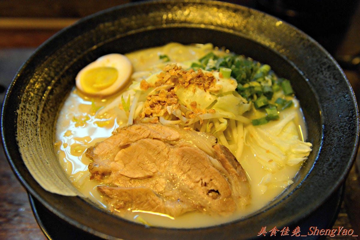 [台中北區]麵屋絆 – 日本師傅坐鎮的拉麵店,蔬菜份量多,推薦黑湯拉麵。(已歇業)