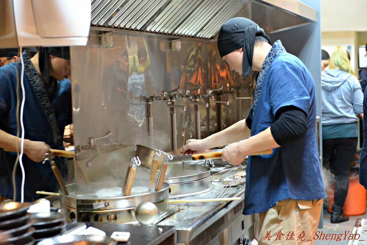 [台中北區]麵屋絆 – 日本師傅坐鎮的拉麵店,蔬菜份量多,推薦黑湯拉麵。(已歇業)