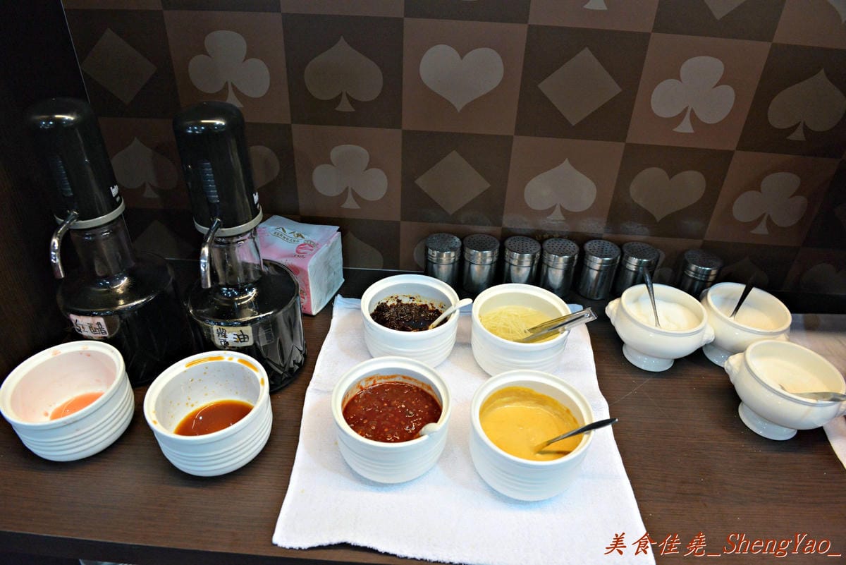 [台中西區]港澳茶餐廳 – 哄供茶餐廳前主廚”梁國權”師傅自創品牌餐廳,道地港點依舊好吃。(已歇業)