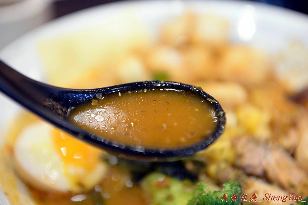 [台中西區]麵匠拉麵 公益店 – 口味多具創意、價格便宜、整體C/P值還不錯的拉麵店。(店家邀約)