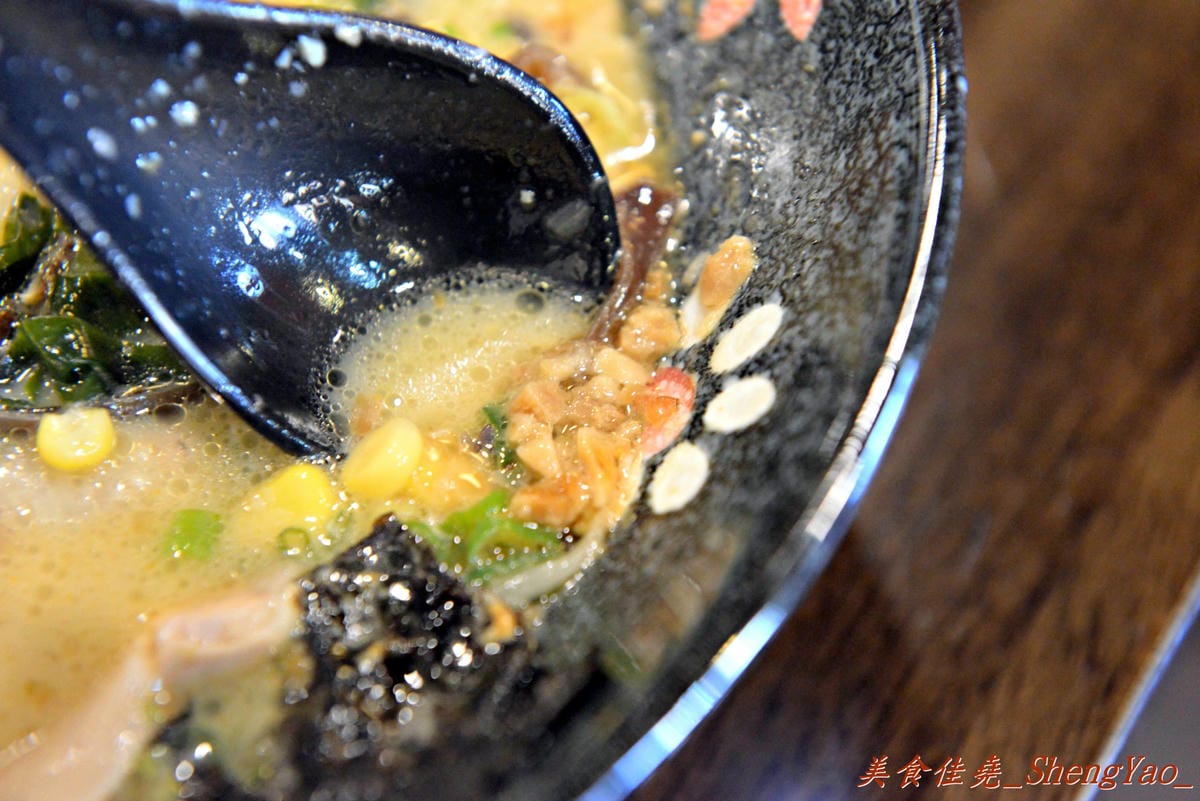 [台中西區]麵匠拉麵 公益店 – 口味多具創意、價格便宜、整體C/P值還不錯的拉麵店。(店家邀約)