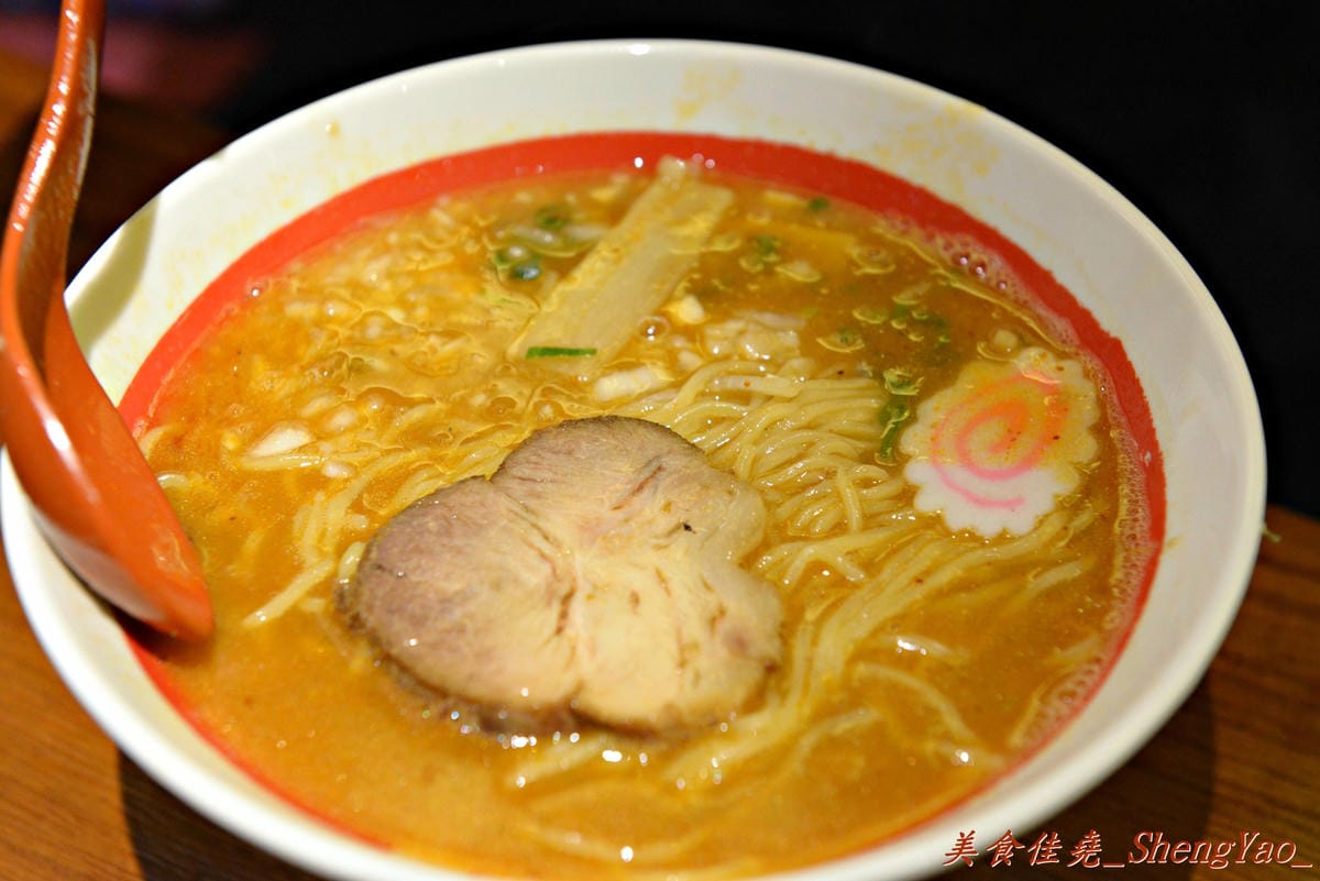 [台中北區]三田製麵所 台中中友店 – 濃厚魚介系豚骨湯頭、自家製Q彈麵條。