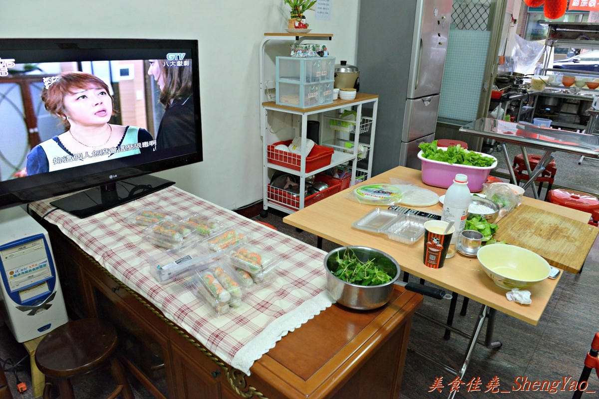[台中北屯]陳記越南麵食 – 網友口耳相傳,便宜好吃的越南小吃,冰滴咖啡只要30元 !!