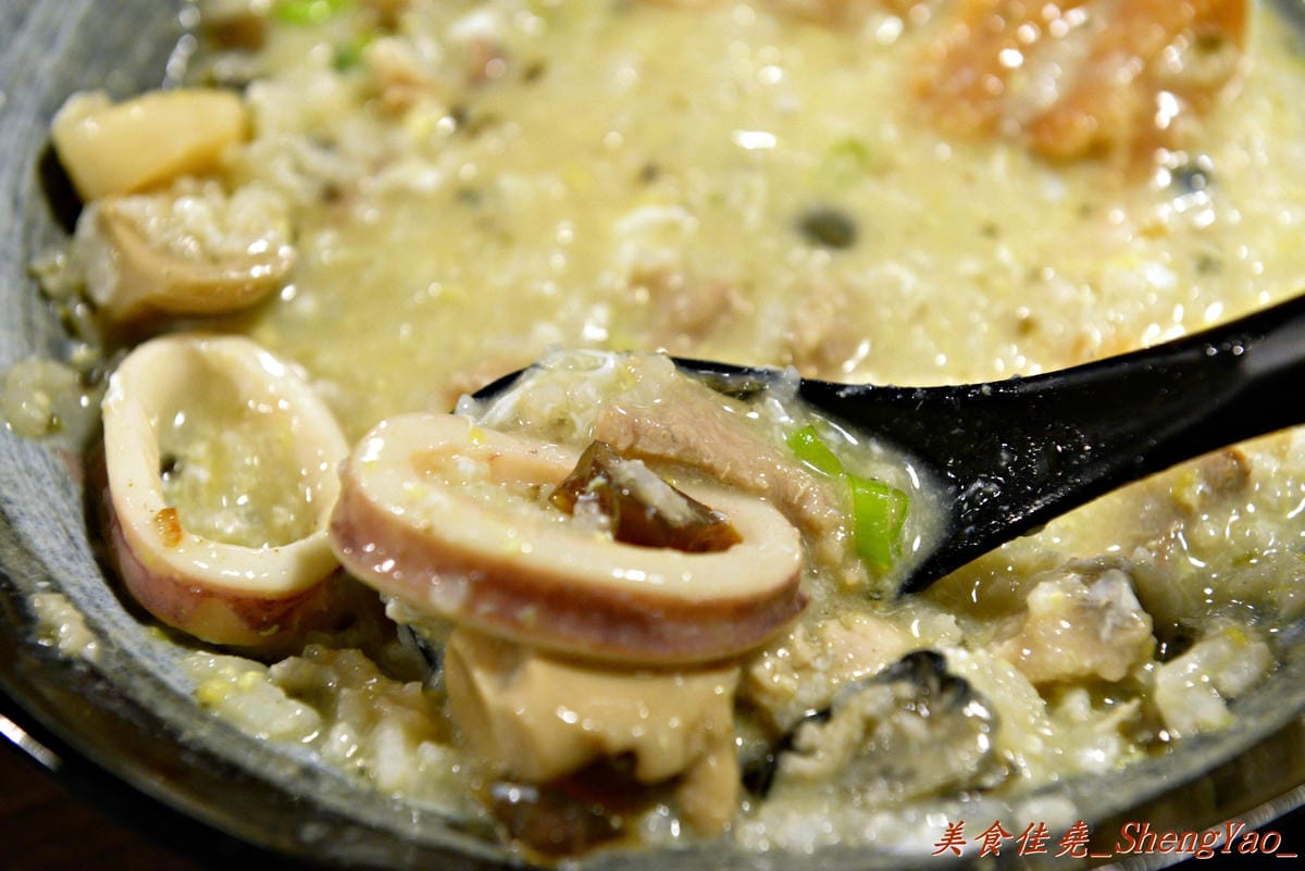[台中沙鹿]老鄧粥遊天下 沙鹿店 – 用料豐富實在,每一口都吃得到配料的新鮮美味粥品。(已歇業)