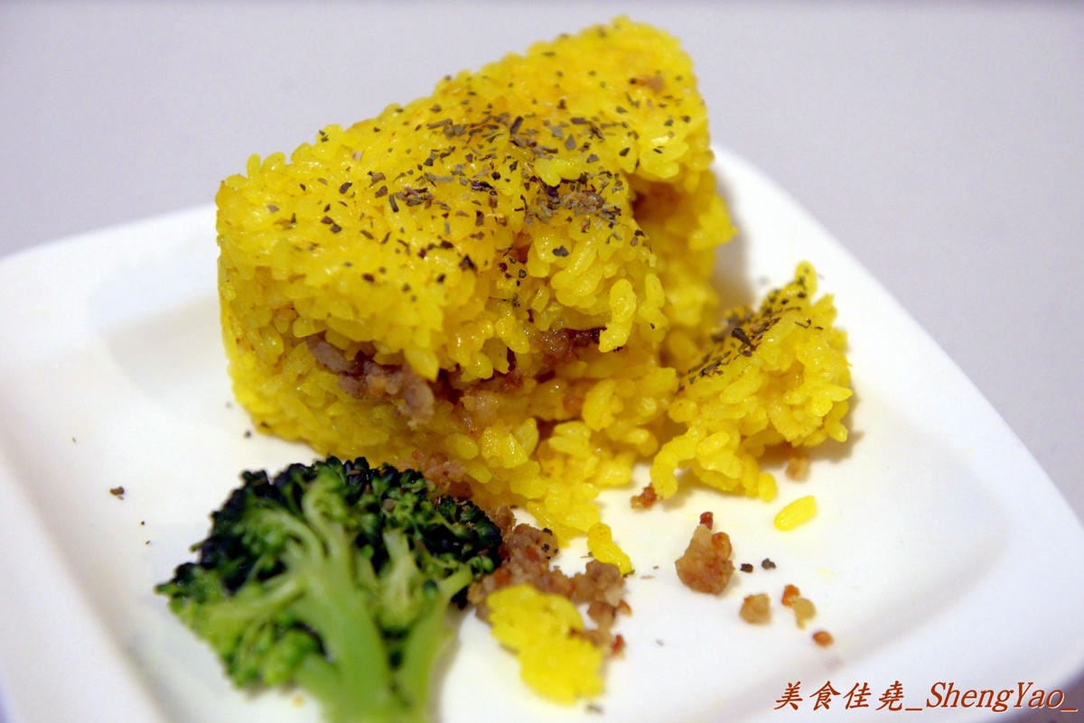[台中西區]屋台二本 – 只賣兩樣的路邊攤湯咖哩,BRT周邊溫馨美食小店。