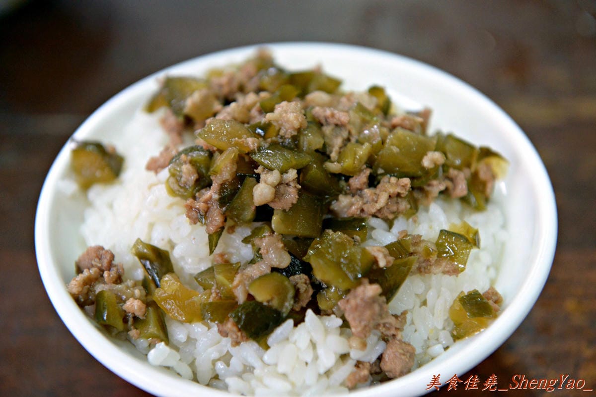 [台中沙鹿]拉仔麵 N訪 – 沙鹿少見的傳統小吃,月見豬油飯超級好吃 !!