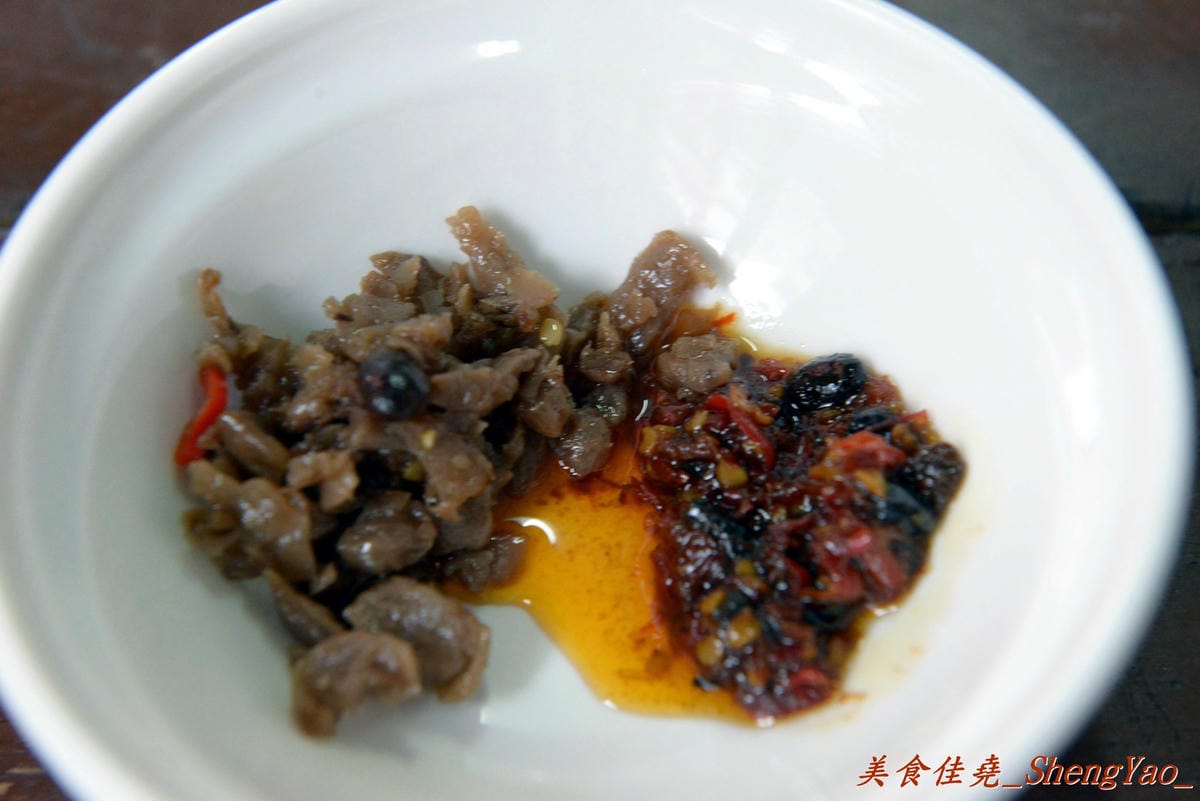 [台中沙鹿]拉仔麵 N訪 – 沙鹿少見的傳統小吃,月見豬油飯超級好吃 !!