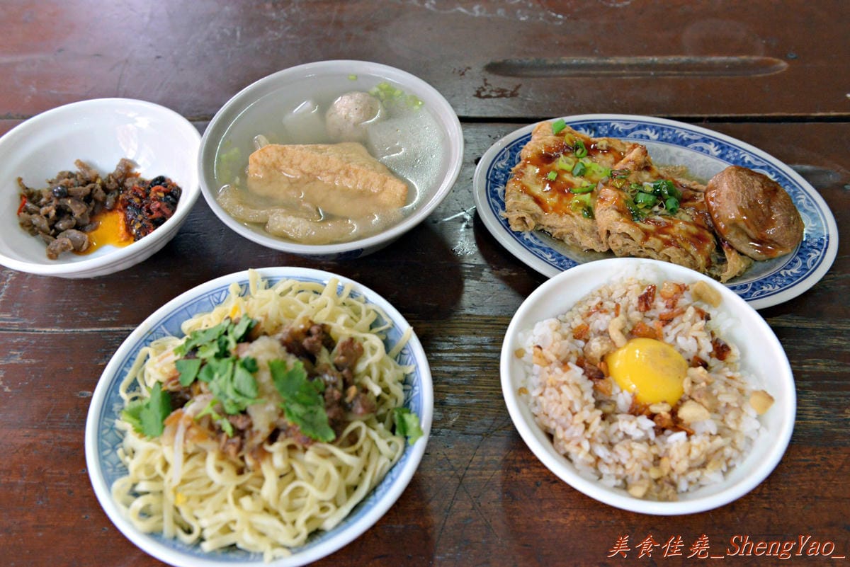 [台中沙鹿]拉仔麵 N訪 – 沙鹿少見的傳統小吃,月見豬油飯超級好吃 !!