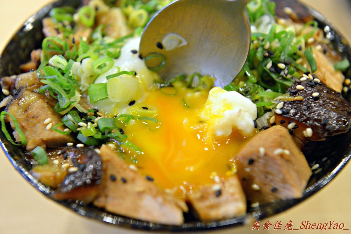 [台中北區]一騎拉麵 – 沒有高人氣,但是卻很好吃的日本連鎖拉麵店,麵好、湯濃、叉燒肥滋滋。(已歇業)