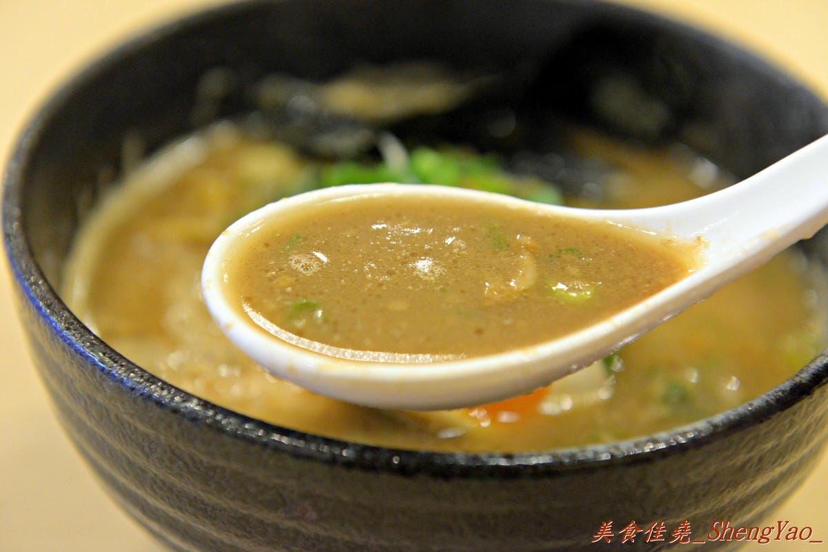 [台中北區]一騎拉麵 – 沒有高人氣,但是卻很好吃的日本連鎖拉麵店,麵好、湯濃、叉燒肥滋滋。(已歇業)