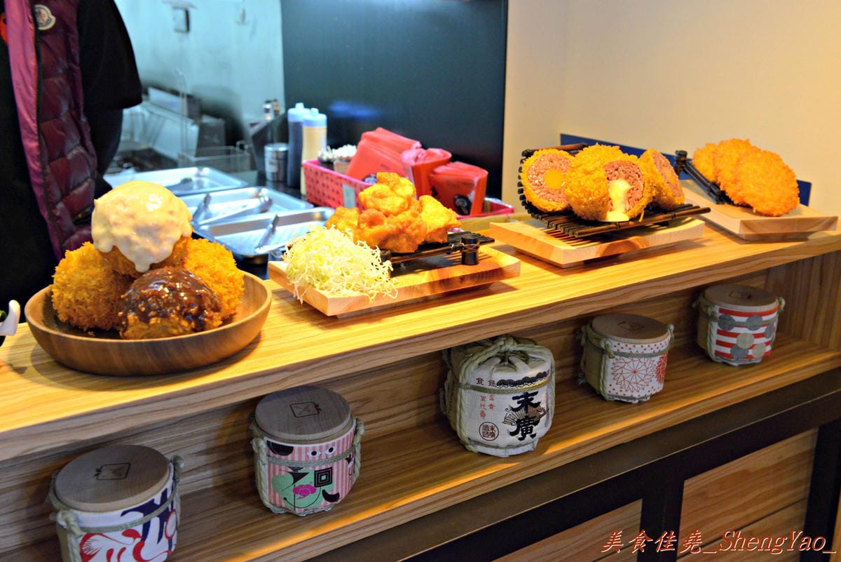 [台中北區]雷丸 牛肉丸專門店 – 拳頭般大的巨無霸SIZE炸肉丸要是能純牛肉會更棒。