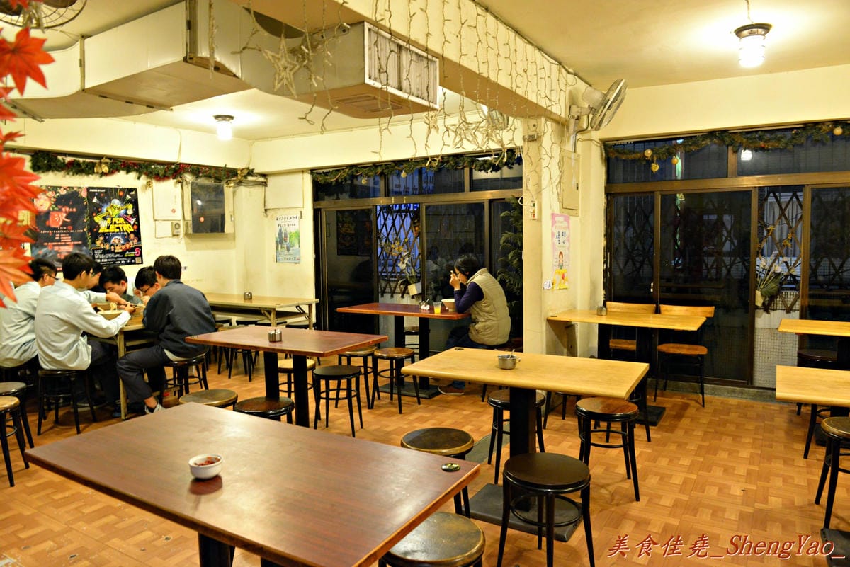 [台中北區]九州拉麵 – 一中商圈代表性拉麵,超便宜70元價格還能汽水果汁無限暢飲。