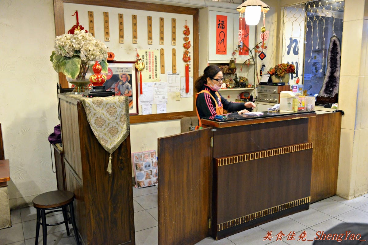 [台中北區]九州拉麵 – 一中商圈代表性拉麵,超便宜70元價格還能汽水果汁無限暢飲。